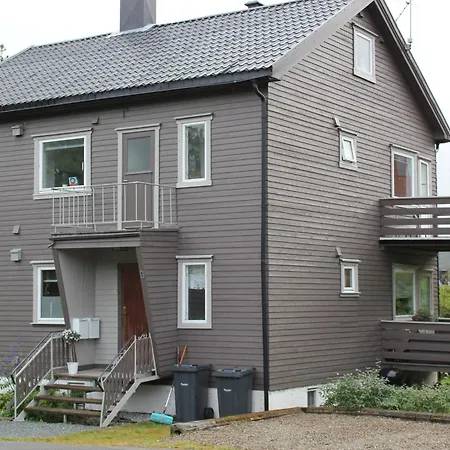Close To Center, 900 M, 2 Bedrooms, 1st Floor *
