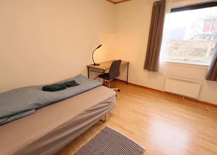 Close To Center, 900 M, 2 Bedrooms, 1st Floor Apartamento