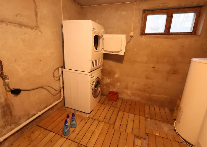 아파트 Close To Center, 900 M, 2 Bedrooms, 1st Floor