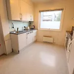 Close To Center, 900 M, 2 Bedrooms, 1st Floor Leilighet *