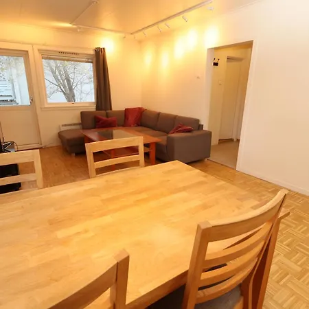 Leilighet Close To Center, 900 M, 2 Bedrooms, 1st Floor *